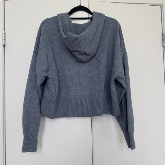 Zip-Up Blue Sweater - Hollister - Picture 3 of 3